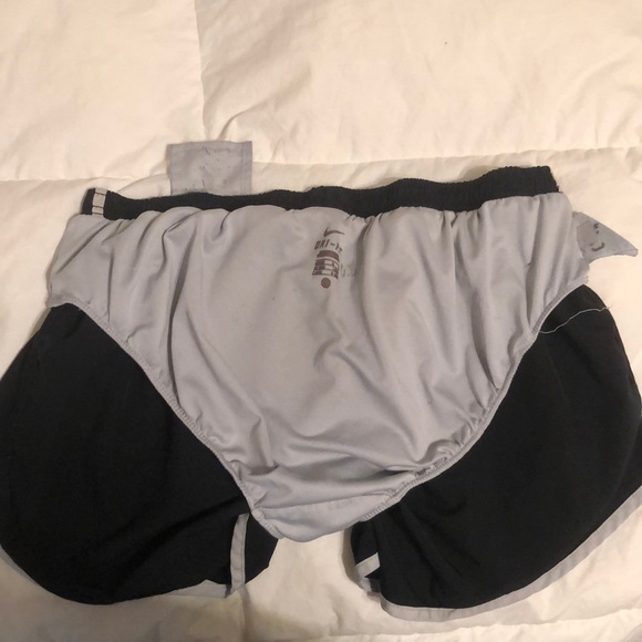 Nike running shorts Large - Picture 3 of 3